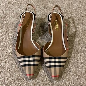 BURBERRY Leticia pumps, almost brand new with box and extra heel lifts! WMS 8!